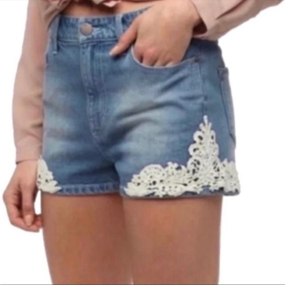 Urban Outfitters BDG Lace Jean Shorts Size 26 NWOT - Picture 1 of 2